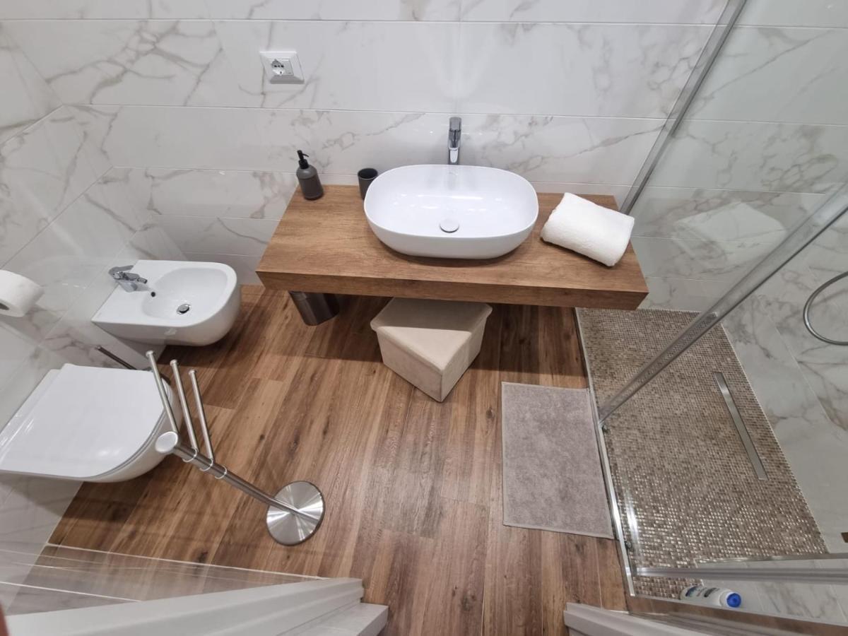 Apartamento La Casa Di Vale Bari Exterior foto